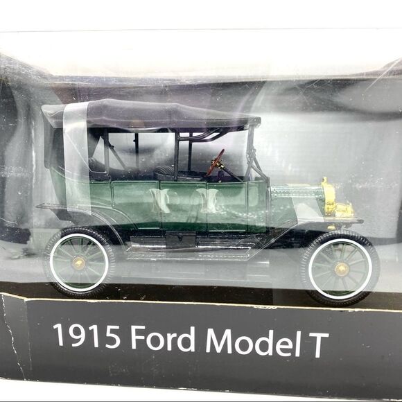 Motor City Classics 1915 Ford Model T Touring Green DieCast - Picture 2 of 10